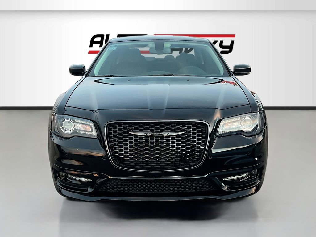 Used 2023 Chrysler 300 Touring L w/ Comfort Group AWD/4WD image 2