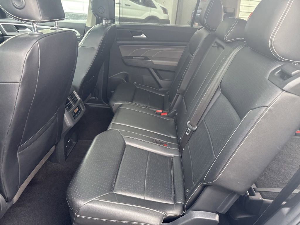 Used 2021 Volkswagen Atlas SE image 40