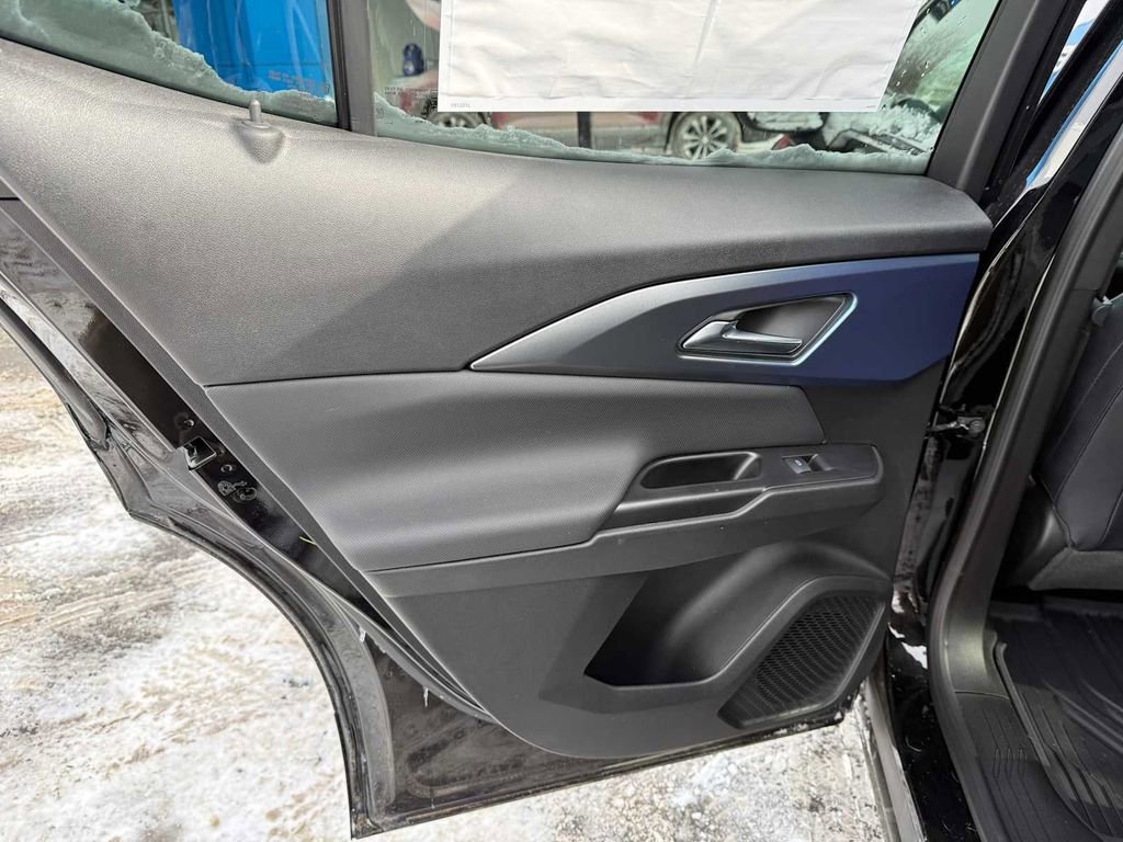 Used 2025 Chevrolet Equinox EV LT w/ Convenience Package image 19