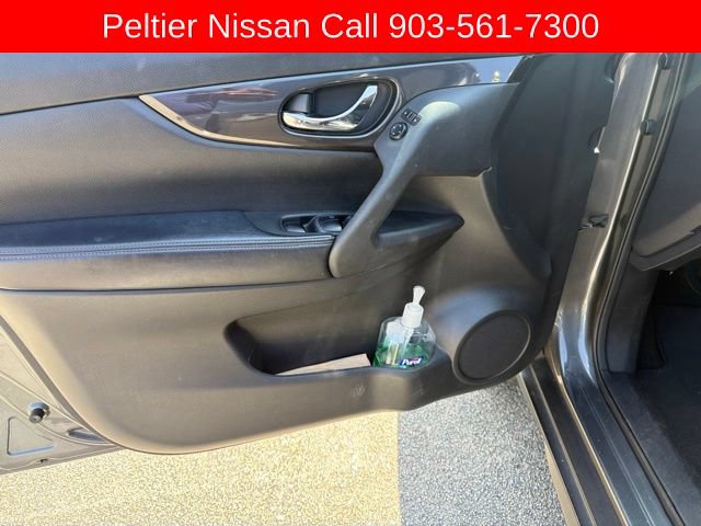 Used 2019 Nissan Rogue S w/ Special Edition Package FWD image 11