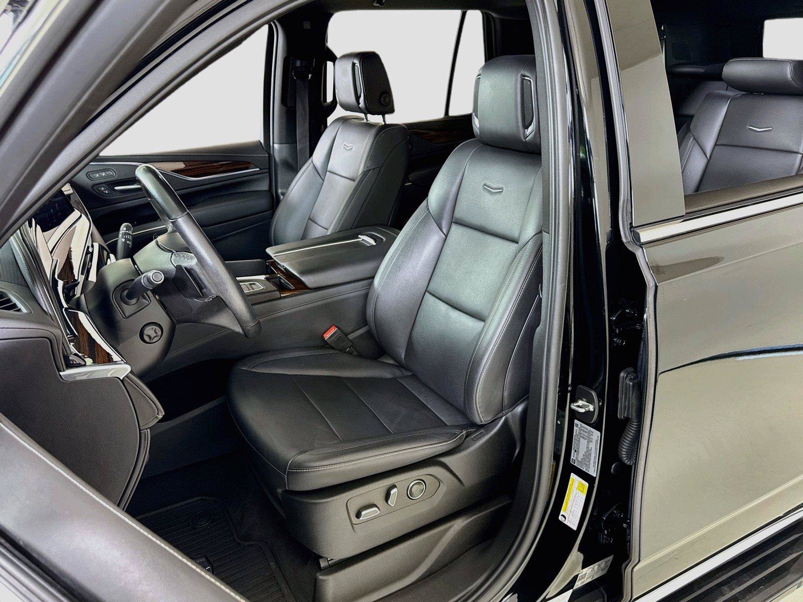 Used 2022 Cadillac Escalade Luxury AWD/4WD image 14