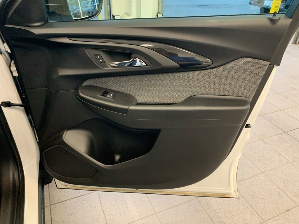 Used 2021 Chevrolet TrailBlazer LS image 21