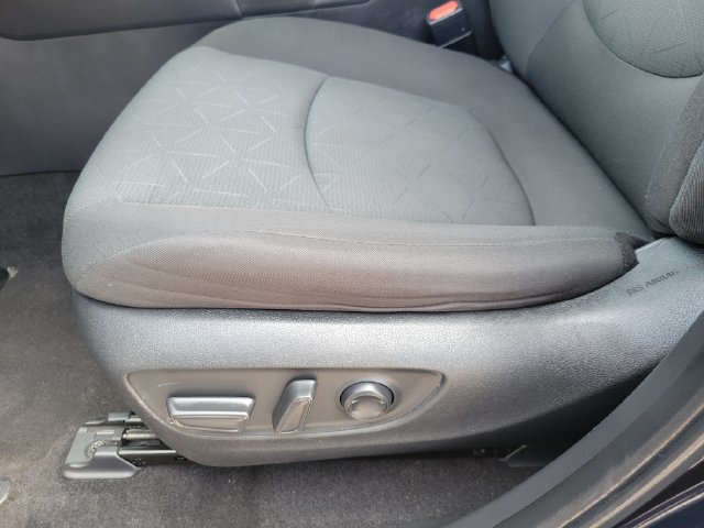 Used 2023 Toyota RAV4 XLE FWD image 17