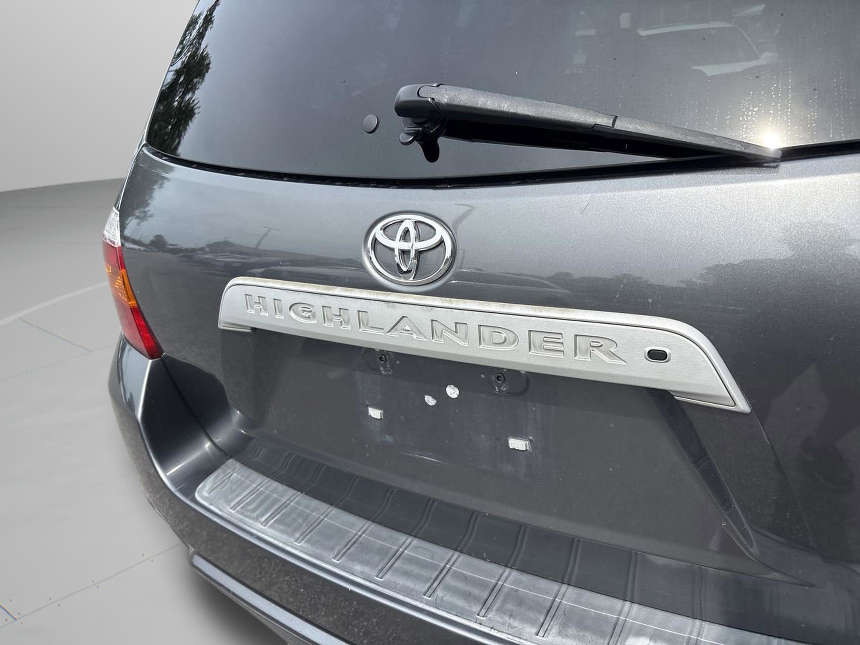 Used 2010 Toyota Highlander SE FWD image 31