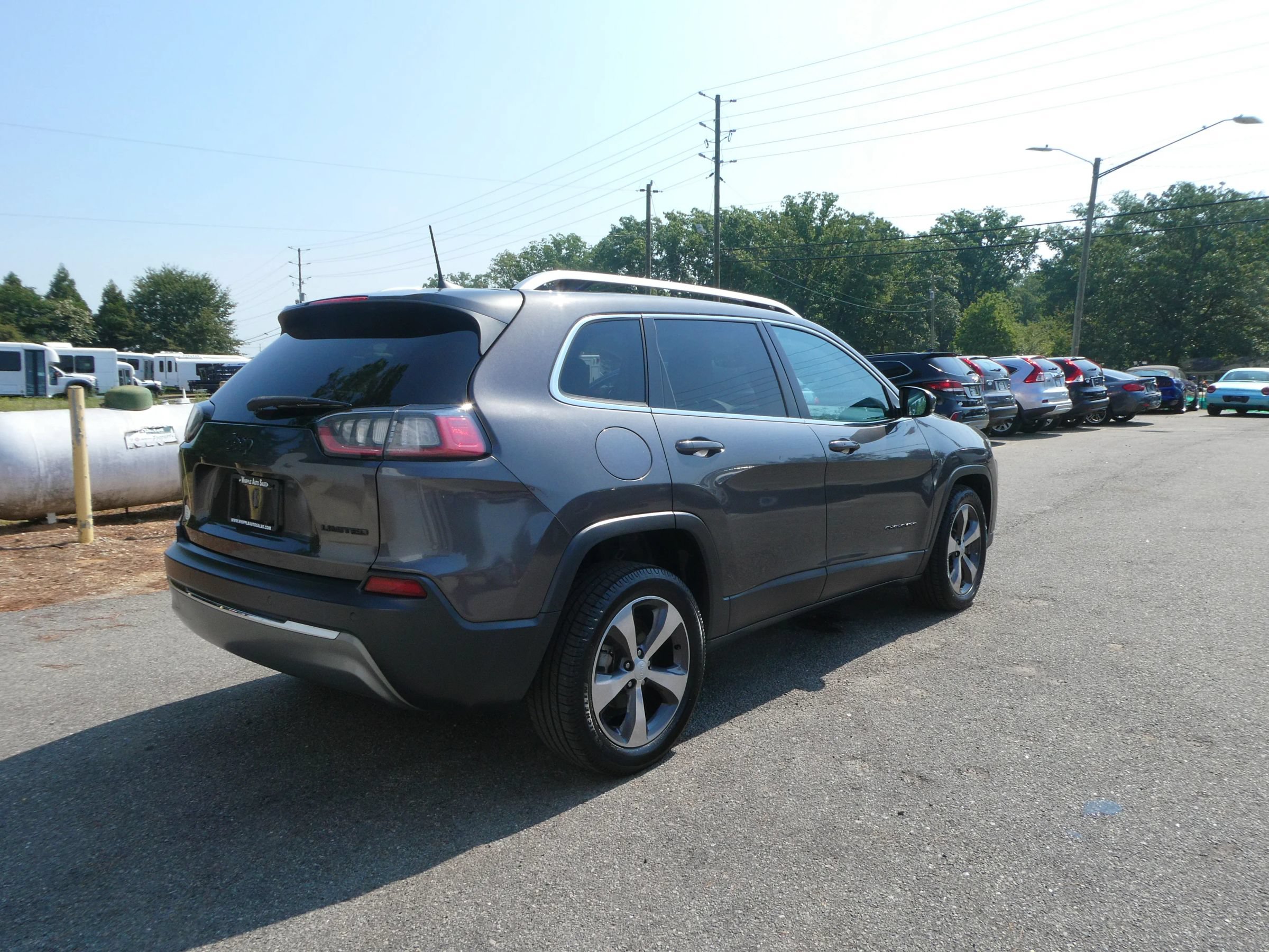 Used 2019 Jeep Cherokee Limited FWD image 5