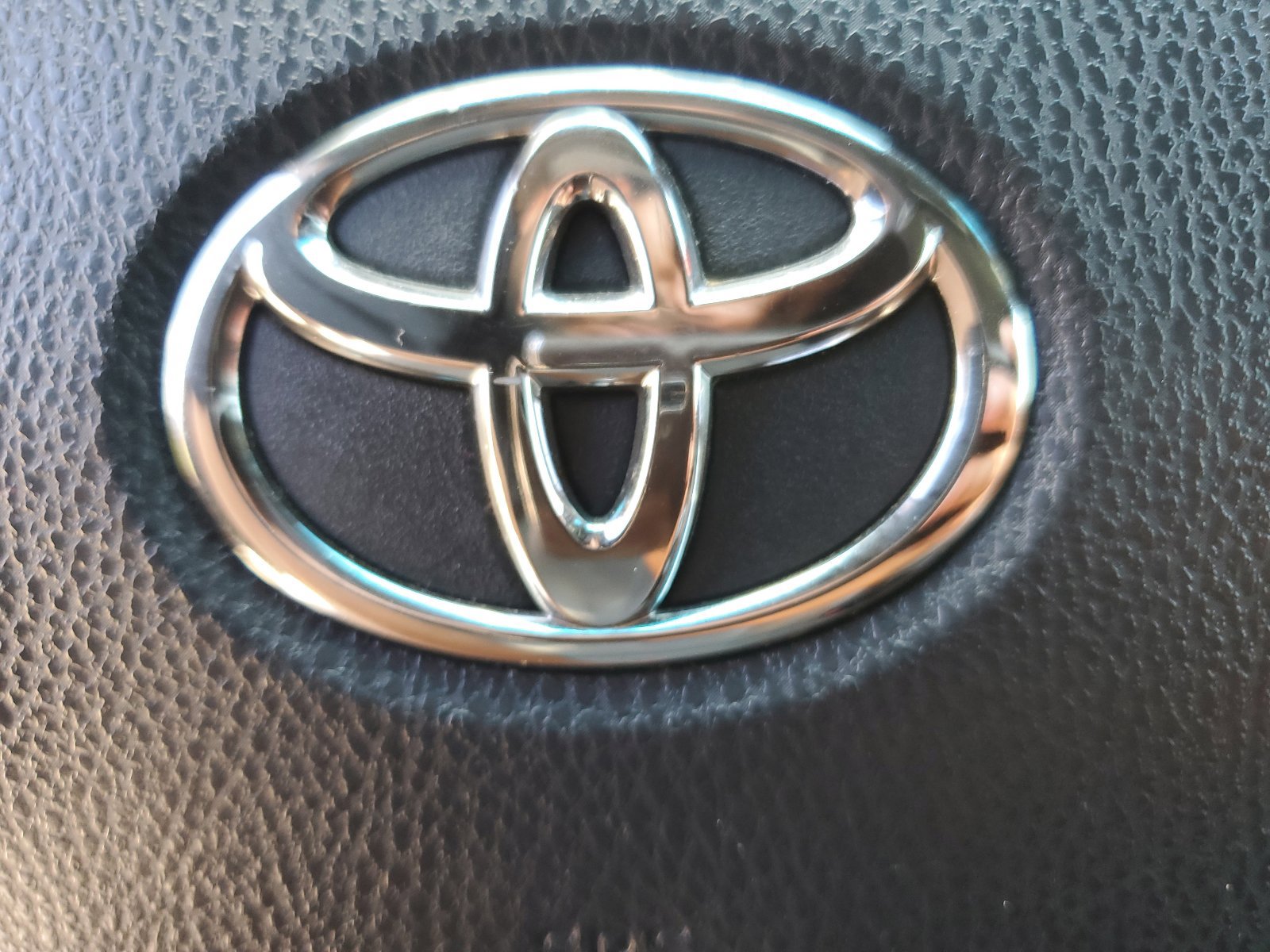 Used 2021 Toyota Avalon XLE FWD image 41