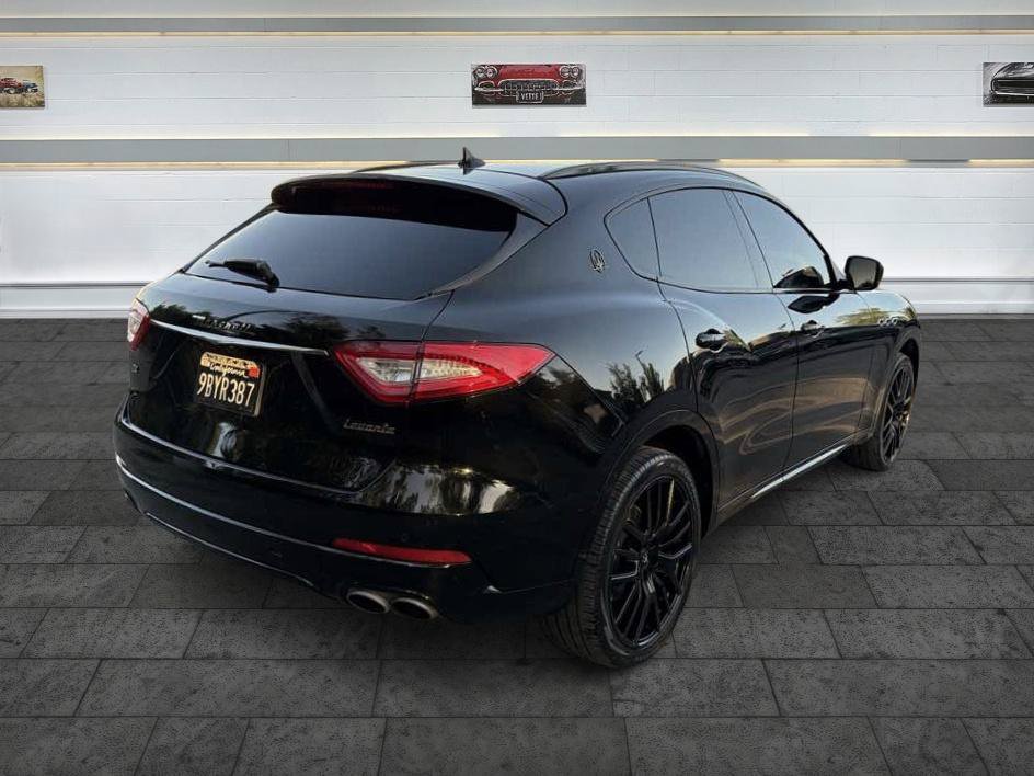 Used 2018 Maserati Levante AWD/4WD image 8