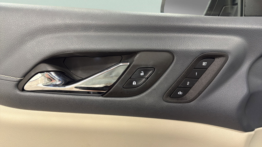 Used 2023 GMC Acadia Denali w/ Denali Ultimate Package image 16