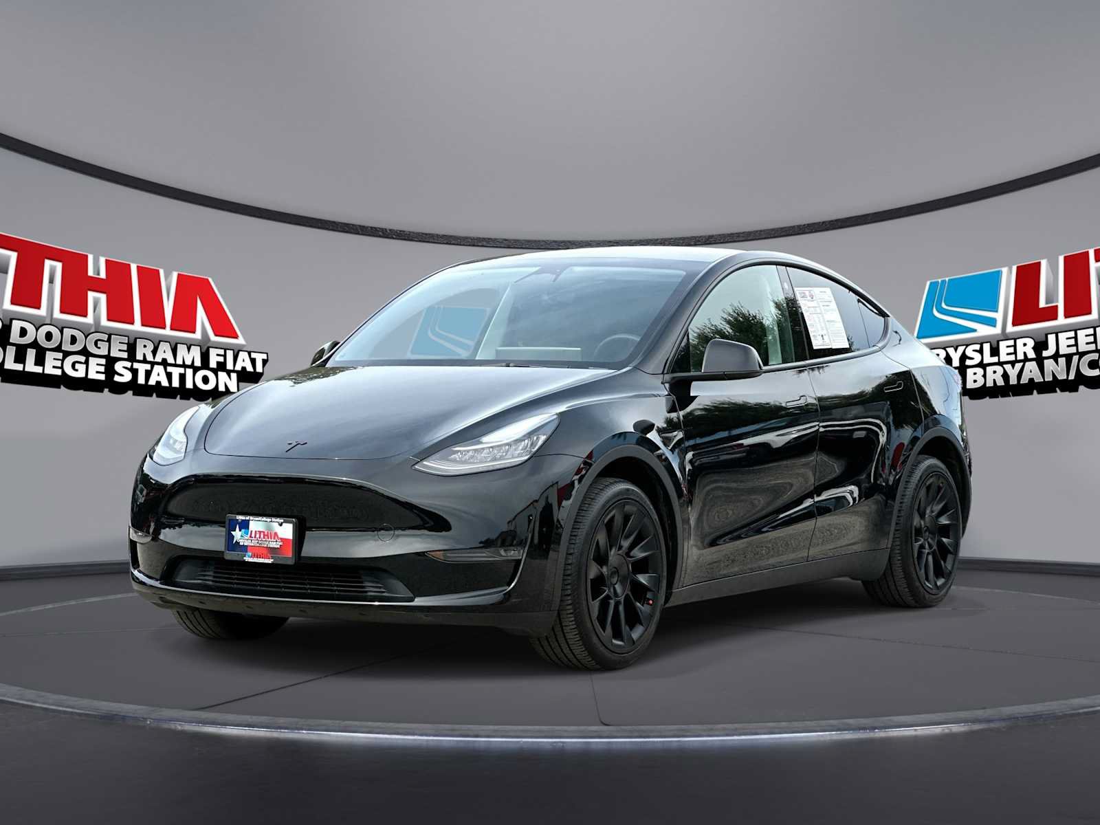 Used 2023 Tesla Model Y Long Range AWD/4WD image 1