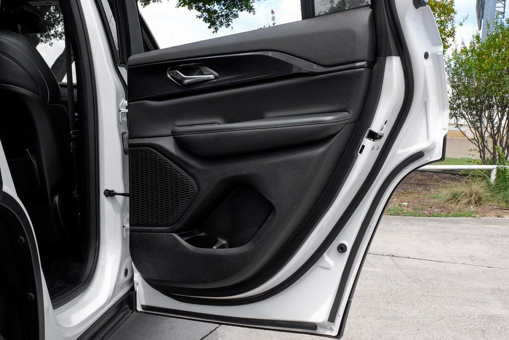 Used 2023 Jeep Grand Cherokee Altitude image 57