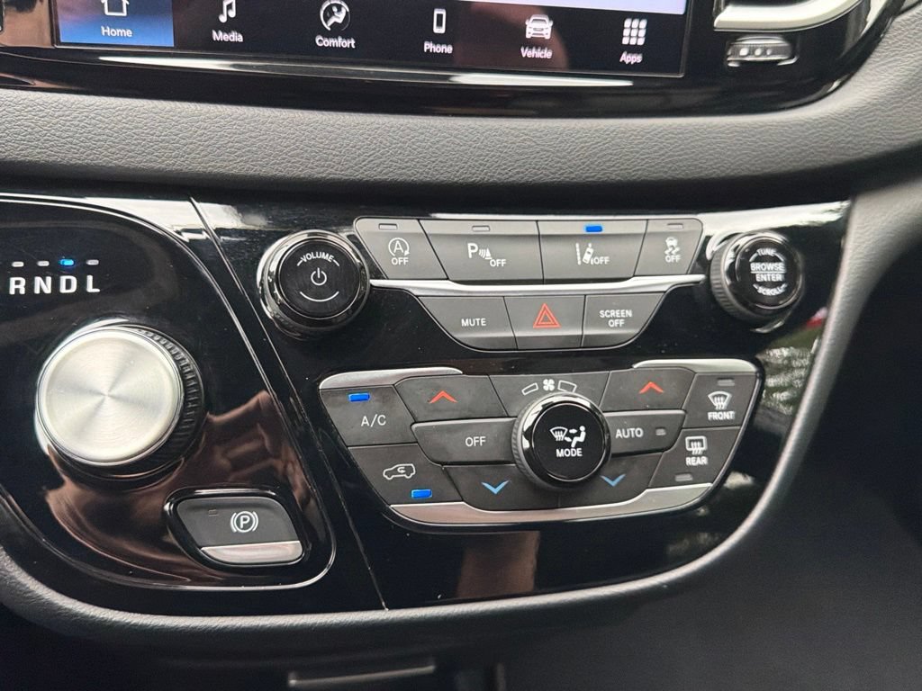 Used 2025 Chrysler Pacifica Select FWD image 26