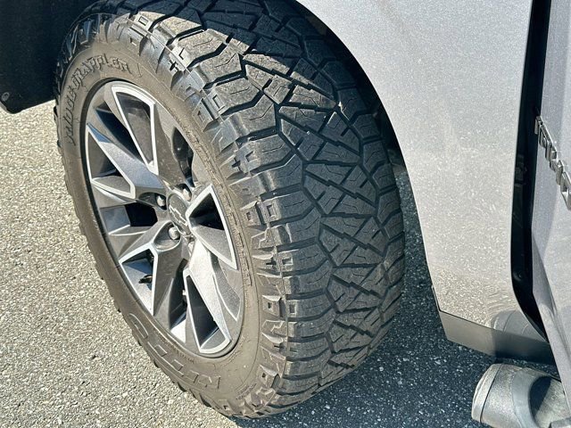 Used 2022 Chevrolet Tahoe Z71 w/ Off-Road Capability Package image 36