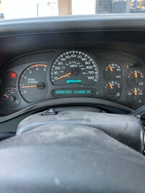 Used 2005 Chevrolet Silverado 2500 LS w/ Heavy-Duty Power Package AWD/4WD image 13