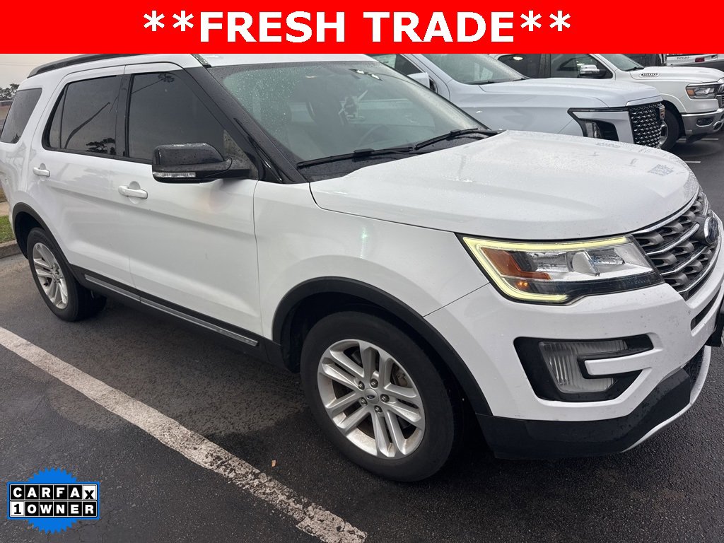 Used 2017 Ford Explorer XLT w/ Equipment Group 201A image 7