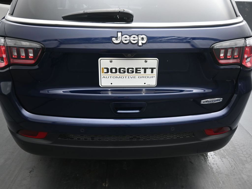 Used 2020 Jeep Compass Latitude image 10