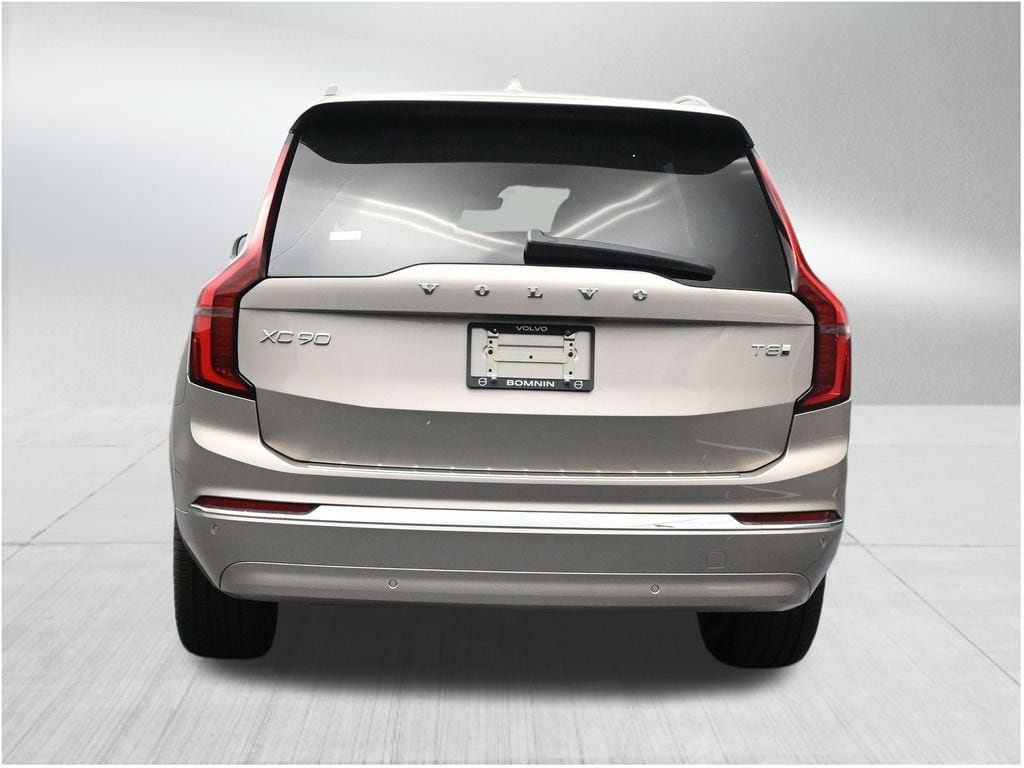 New 2026 Volvo XC90 T8 Plus w/ Protection Package Premier AWD/4WD image 4