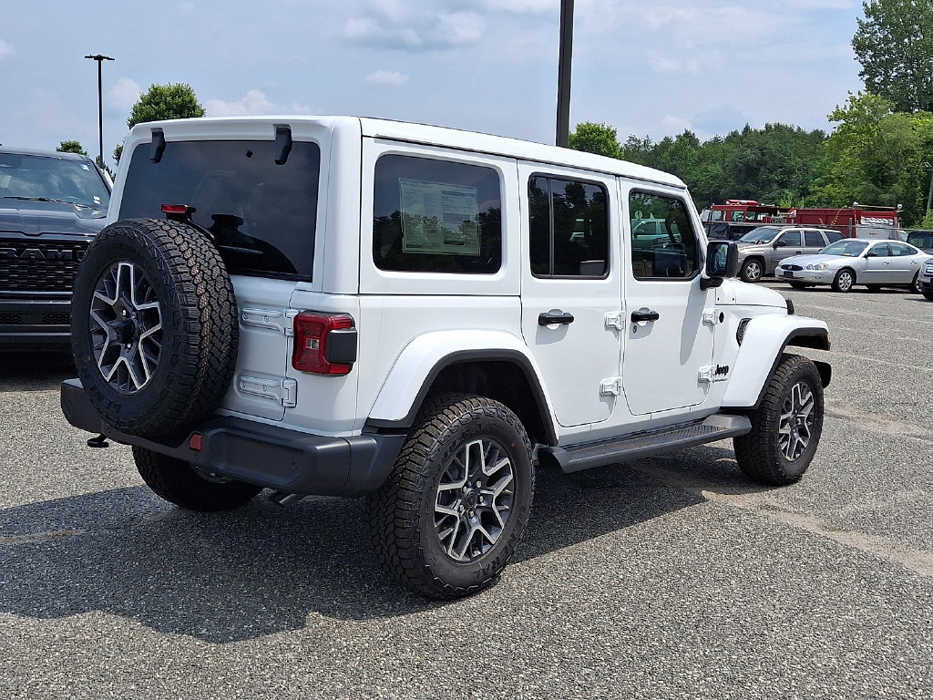 New 2026 Jeep Wrangler Unlimited Sahara AWD/4WD image 8