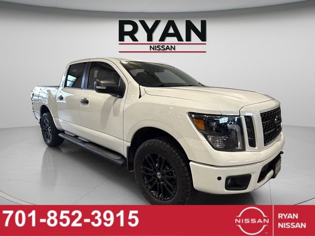 Certified 2019 Nissan Titan SL w/ Midnight Edition image 11
