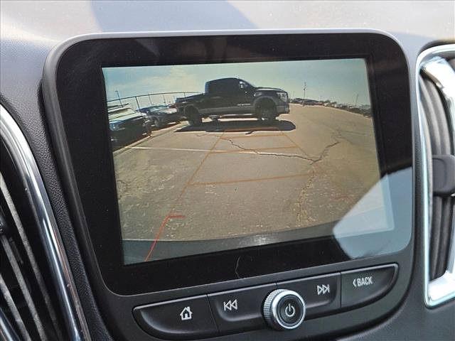 Used 2018 Chevrolet Malibu LT w/ Leather Package FWD image 13