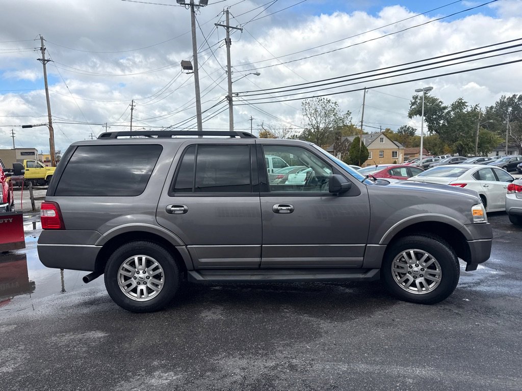 Used 2011 Ford Expedition XLT image 4