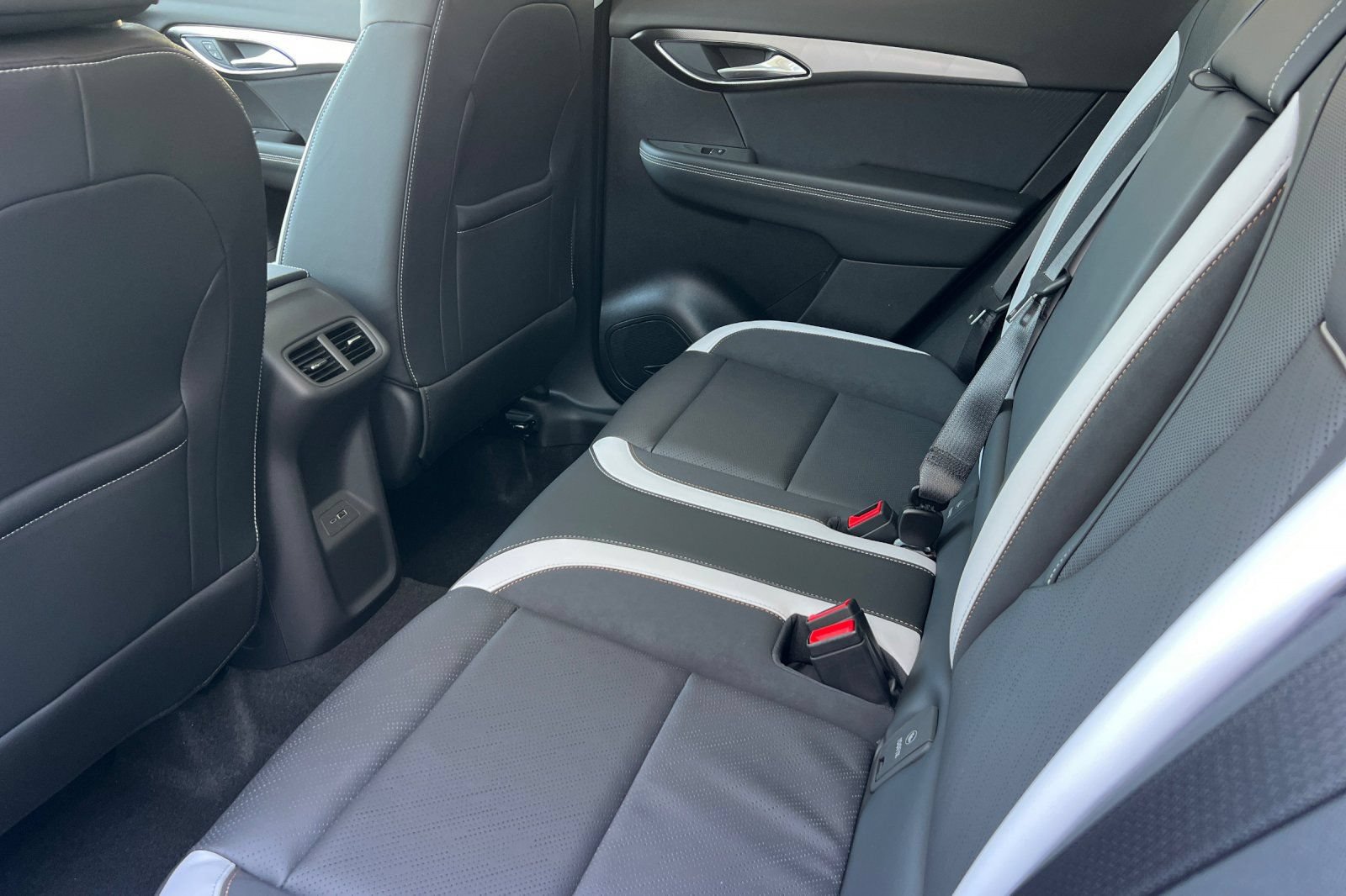 New 2026 Buick Envision Sport Touring AWD/4WD image 11