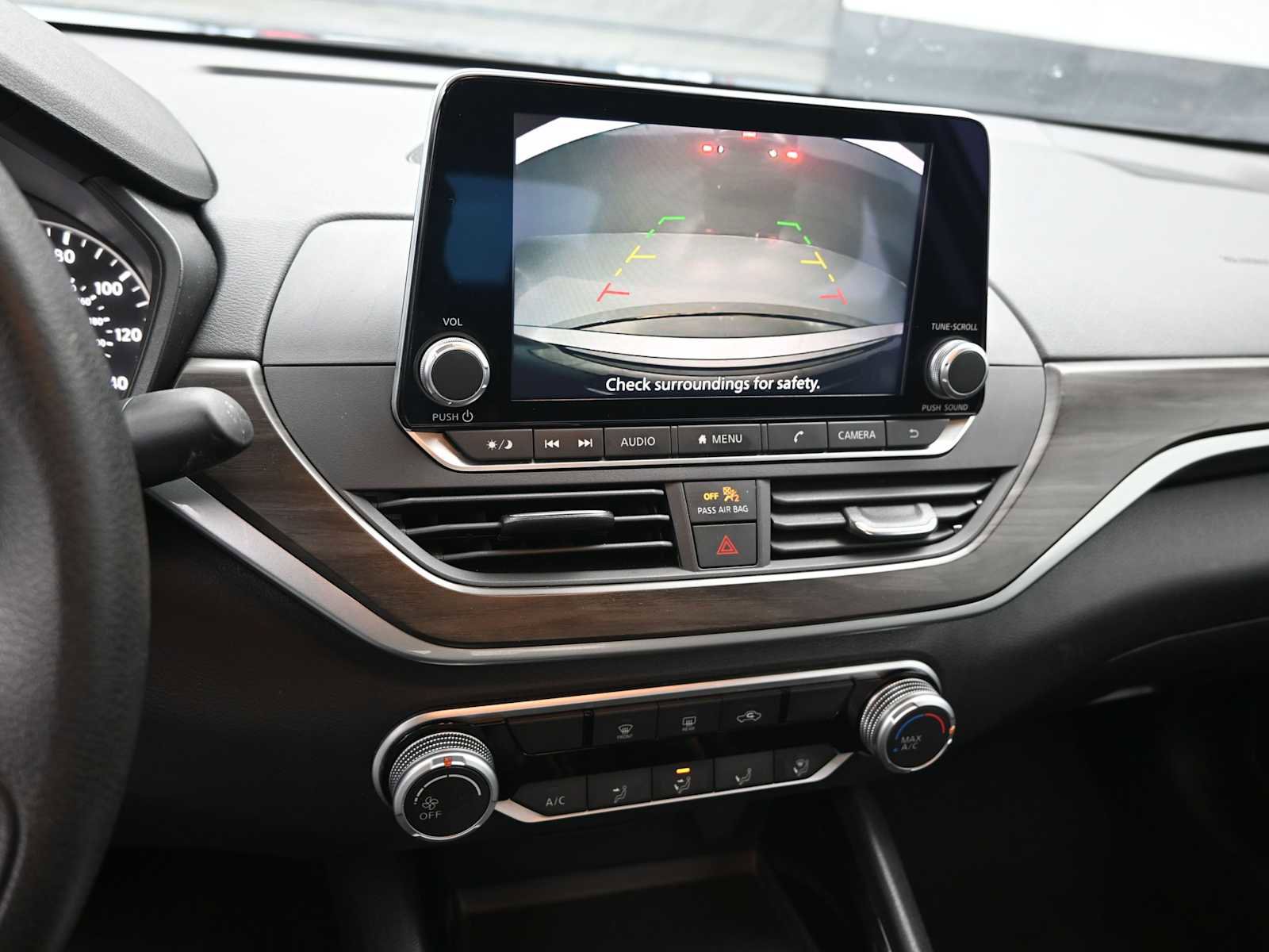 Used 2024 Nissan Altima 2.5 SV image 13