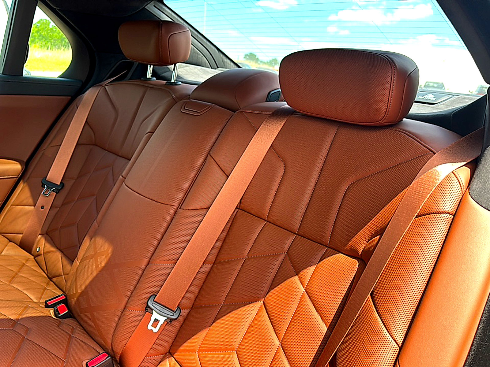 New 2026 BMW 740i w/ Premium Package RWD image 17