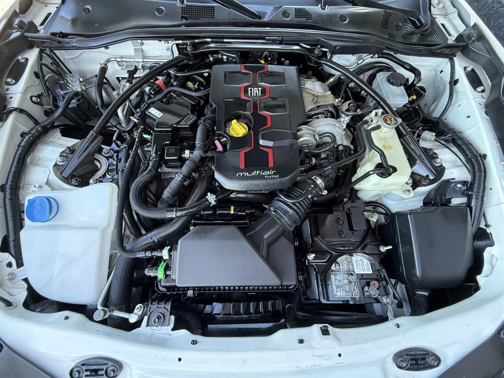 Used 2017 FIAT 124 Spider Abarth image 32