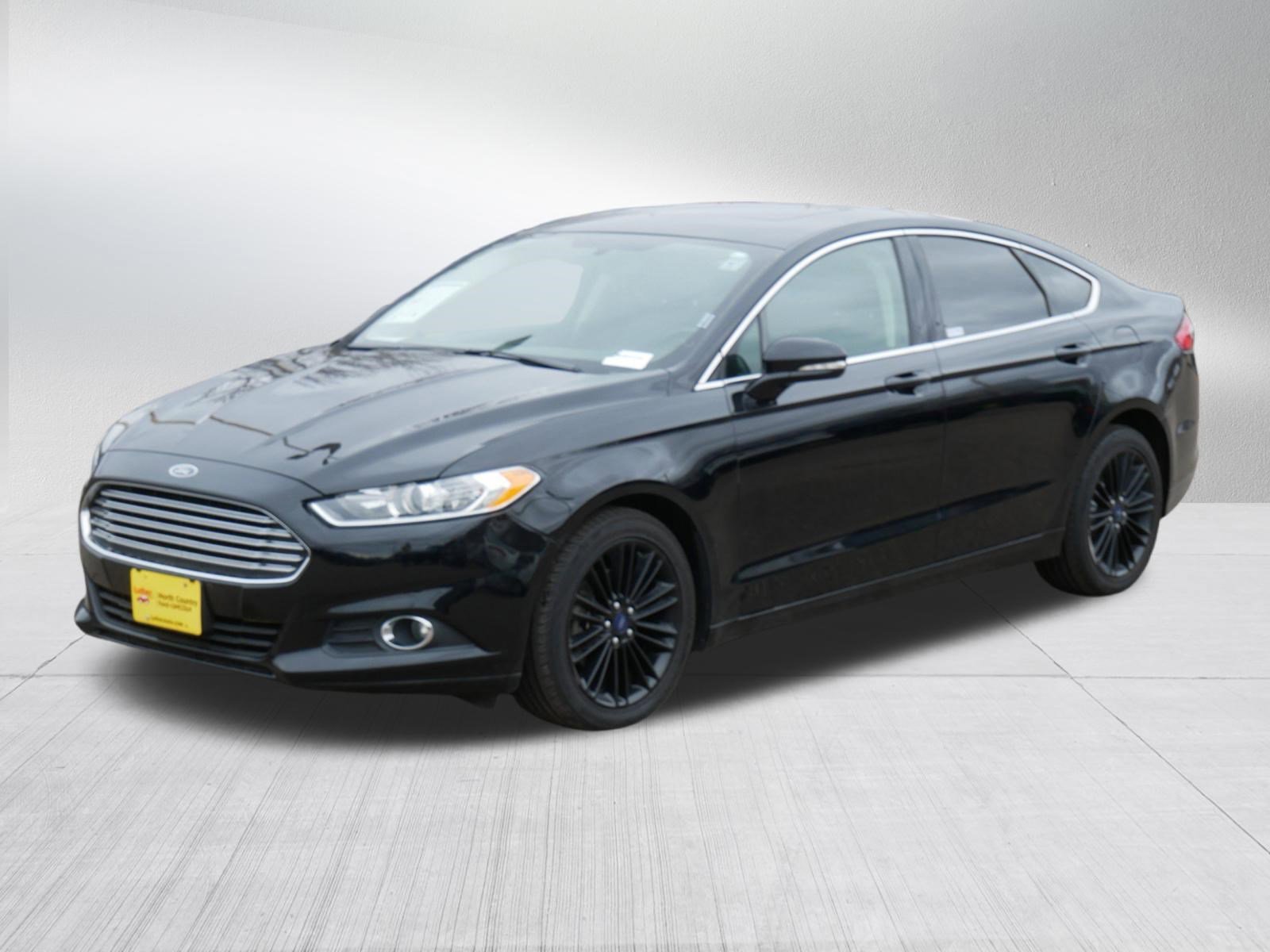 Used 2016 Ford Fusion SE w/ Equipment Group 202A image 3
