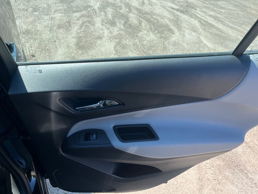 Used 2020 Chevrolet Equinox LS image 31
