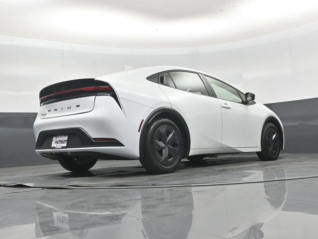 Used 2025 Toyota Prius LE image 40