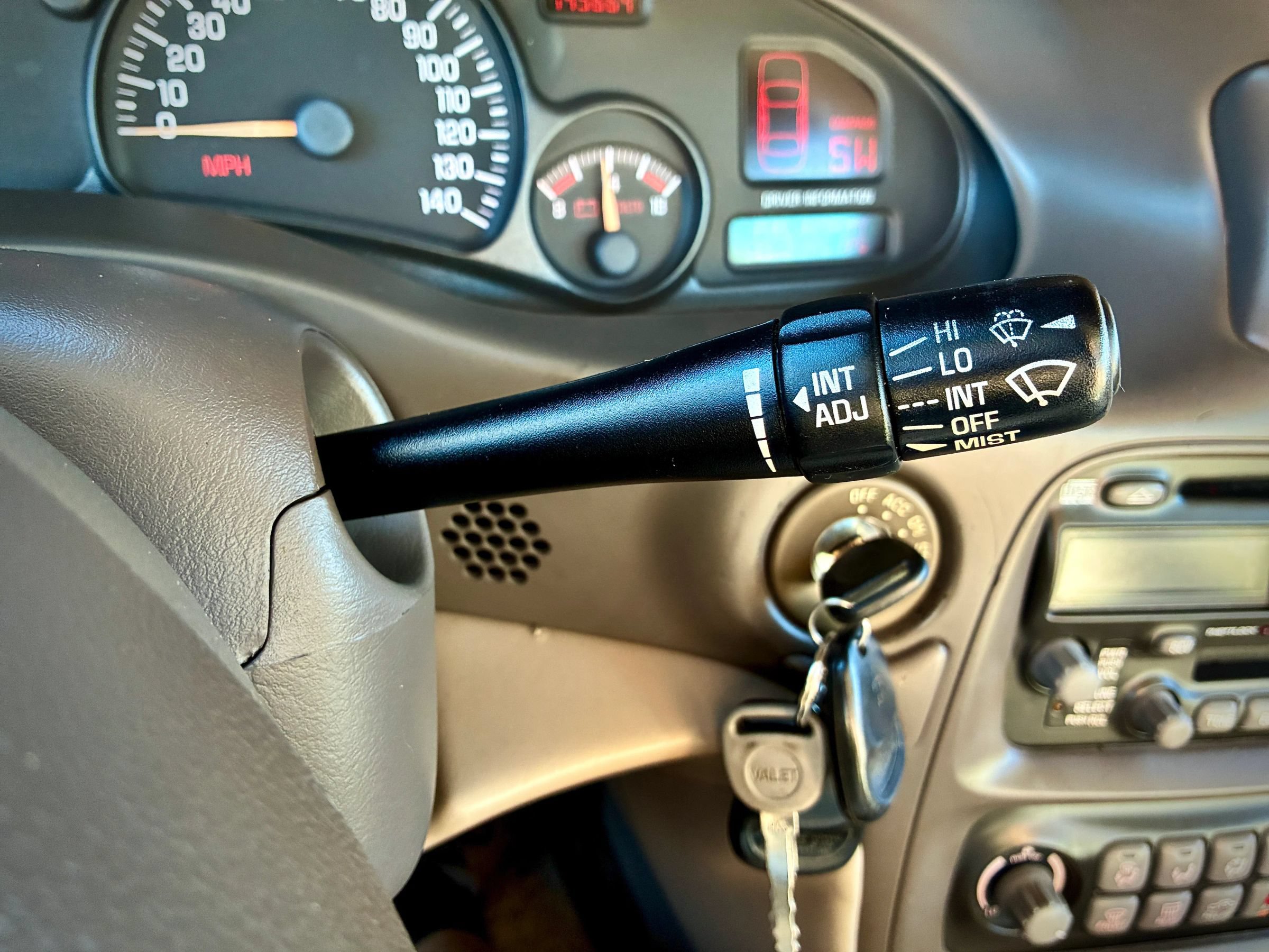 Used 2003 Pontiac Bonneville SLE FWD image 60