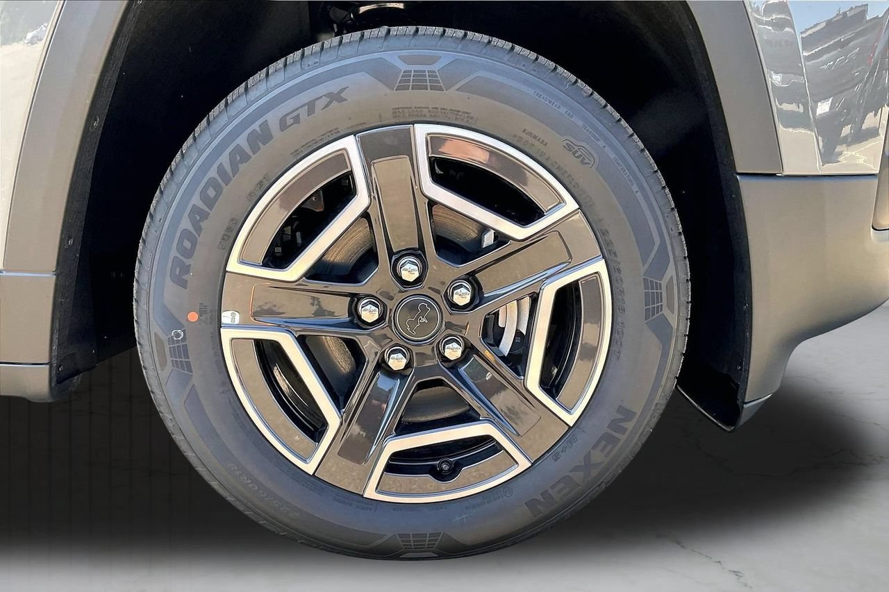 New 2026 Jeep Cherokee Laredo AWD/4WD image 30