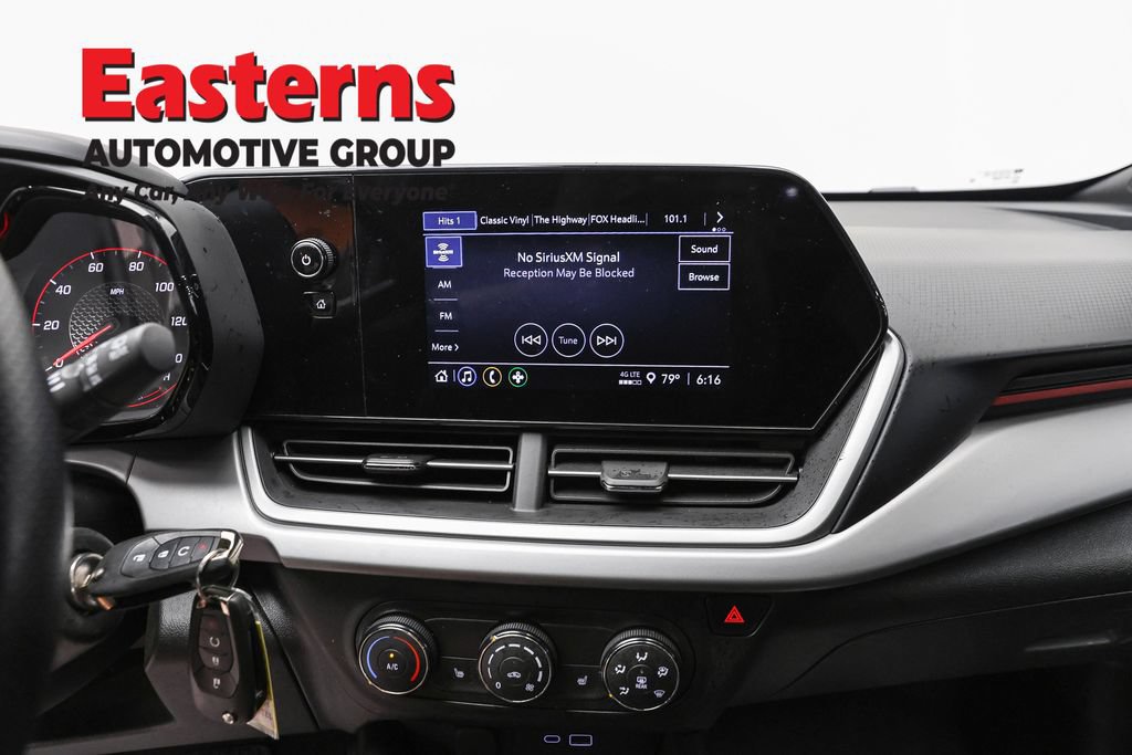 Used 2024 Chevrolet Trax RS FWD image 11
