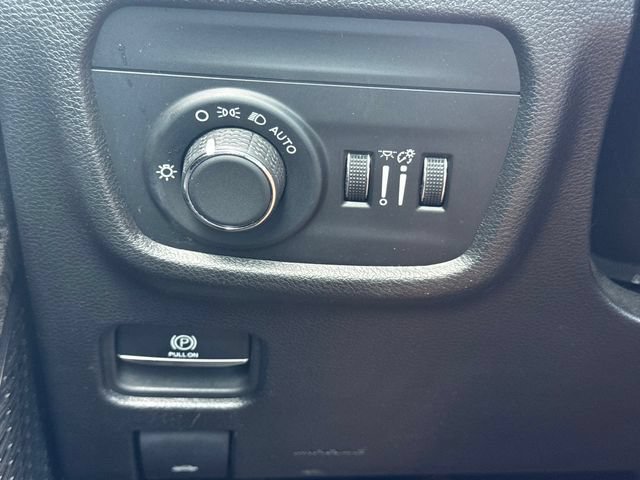 Certified 2024 Jeep Grand Cherokee Laredo AWD/4WD image 23