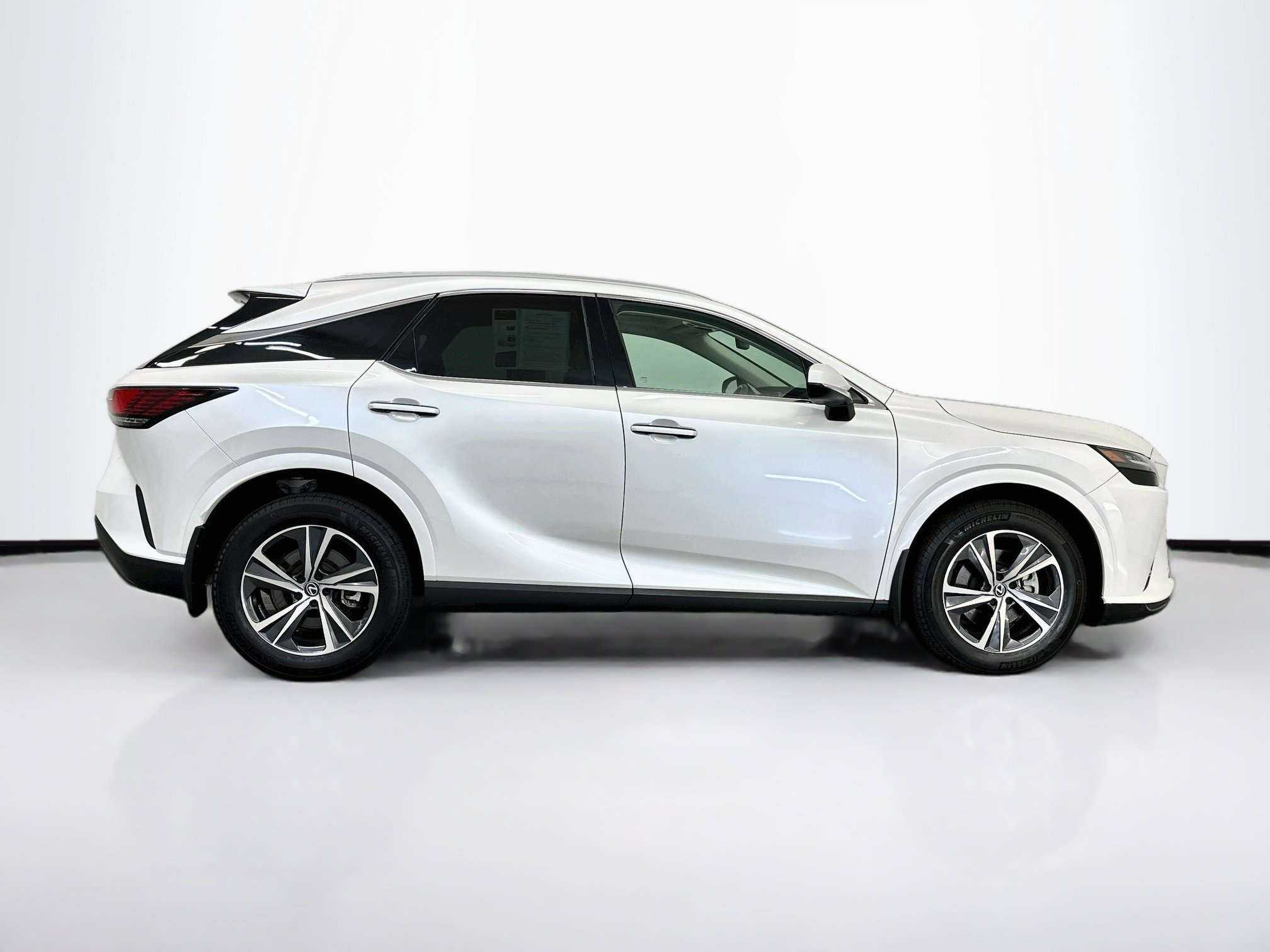 Used 2023 Lexus RX 350 Premium w/ Cold Area Package AWD/4WD image 10