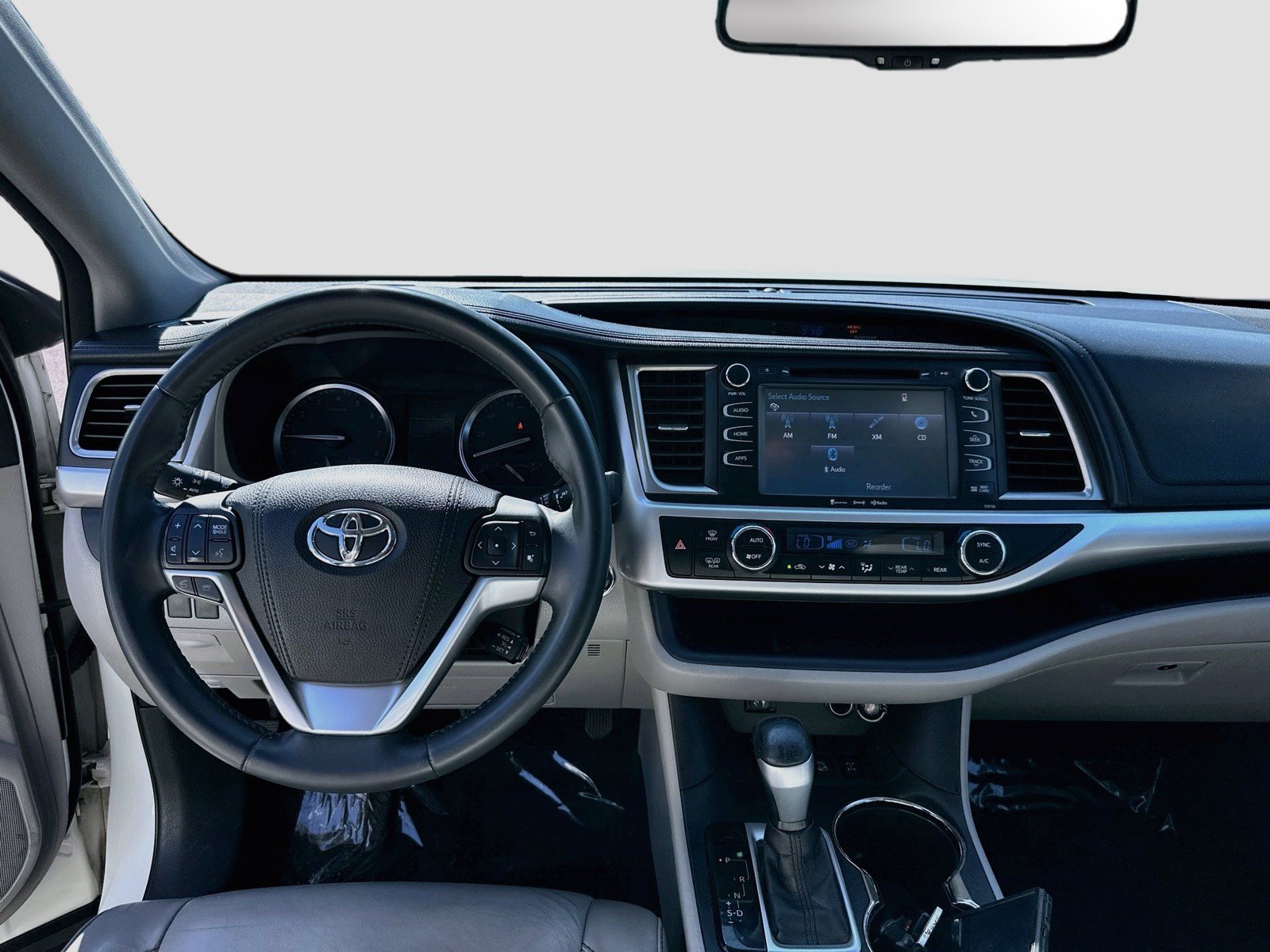 Used 2016 Toyota Highlander XLE AWD/4WD image 18