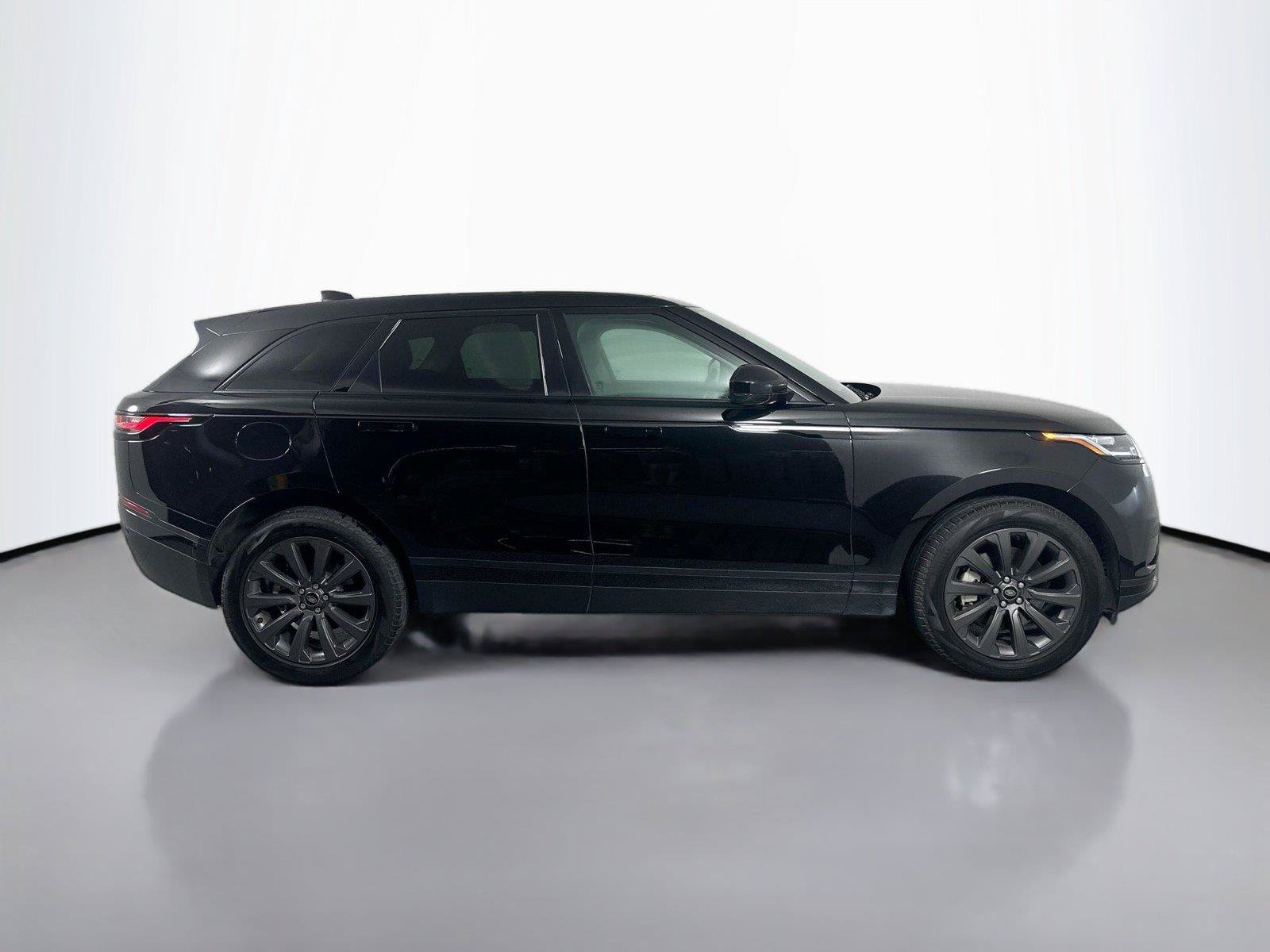 Used 2022 Land Rover Range Rover Velar S AWD/4WD image 4