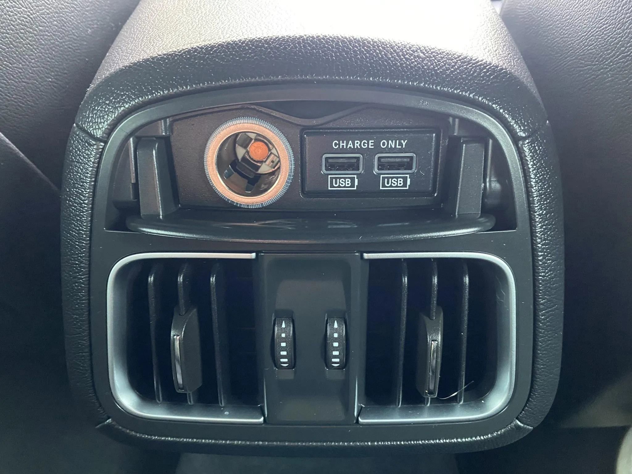 Used 2018 Maserati Levante image 12