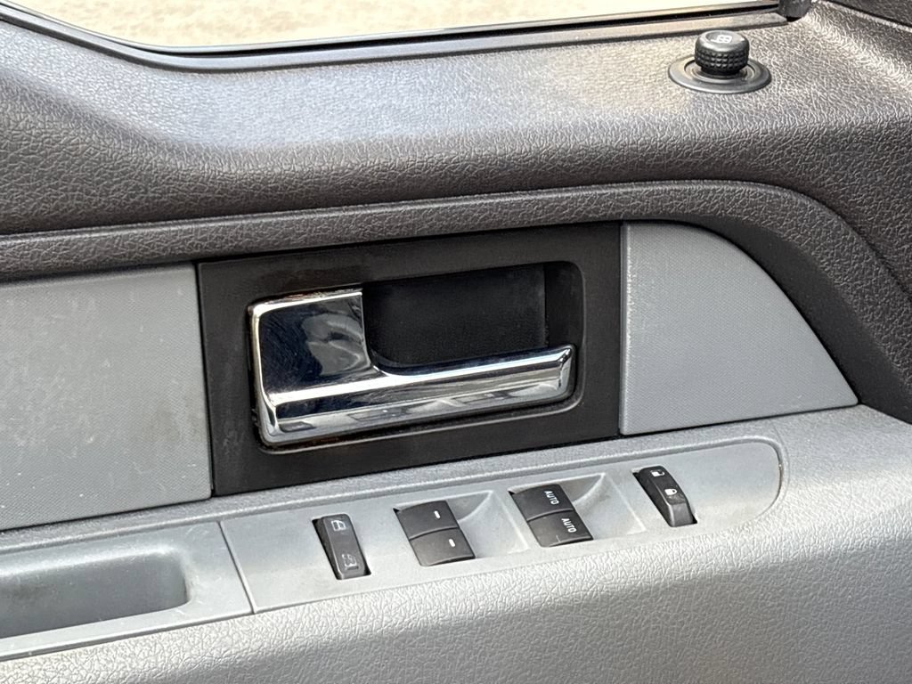 Used 2012 Ford F150 XLT w/ XLT Chrome Pkg AWD/4WD image 17