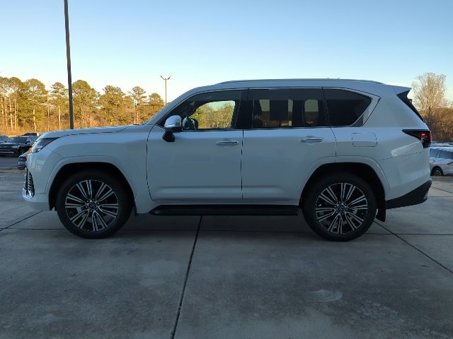 Used 2024 Lexus LX 600 4WD w/ Luxury Package image 4