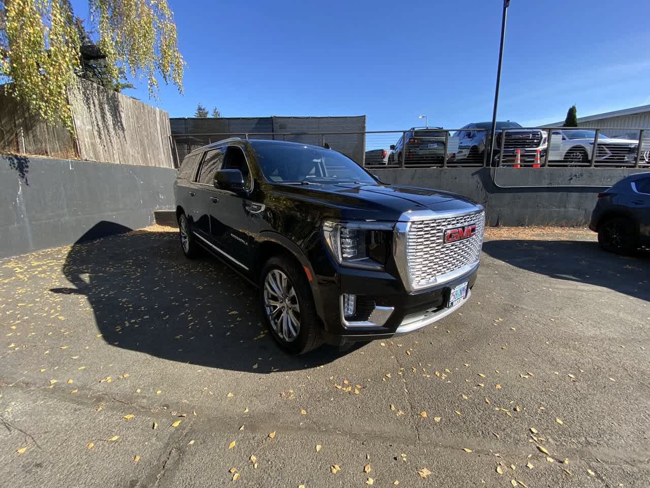 Used 2022 GMC Yukon XL Denali w/ Max Trailering Package AWD/4WD image 8