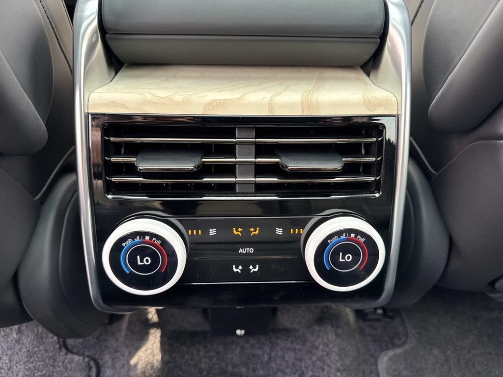 Certified 2024 Land Rover Range Rover SV AWD/4WD image 16