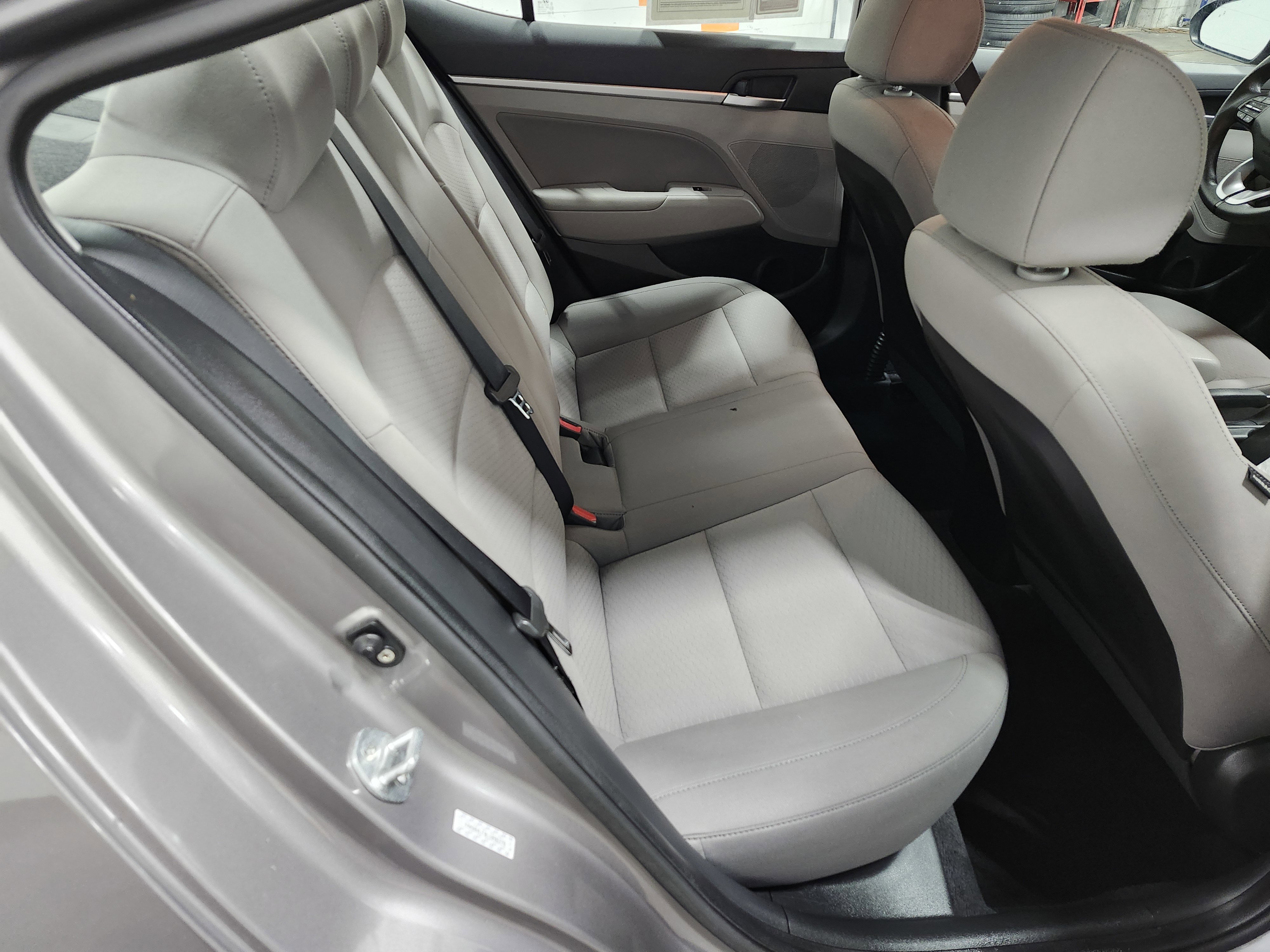 Used 2020 Hyundai Elantra SEL image 17