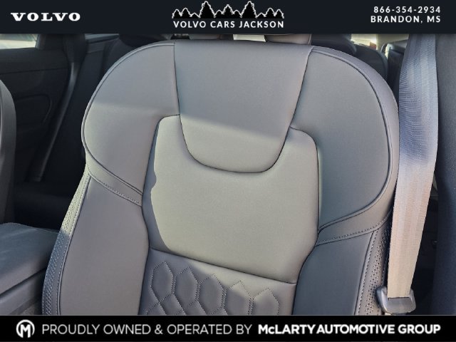 New 2026 Volvo XC60 B5 Plus w/ Climate Package AWD/4WD image 12