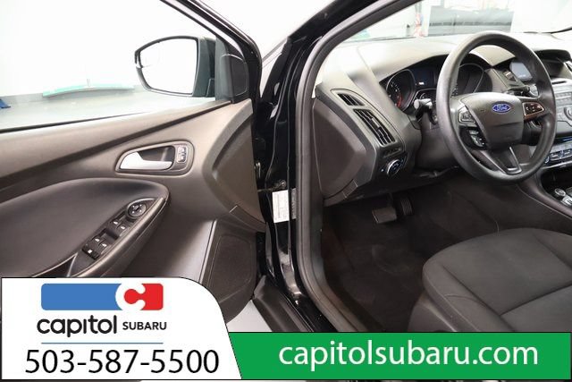 Used 2016 Ford Focus SE FWD image 10