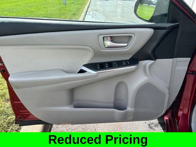 Used 2015 Toyota Camry XLE FWD image 11
