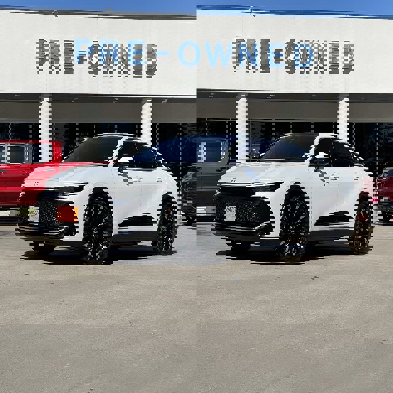 Used 2025 Toyota Crown Platinum image 2