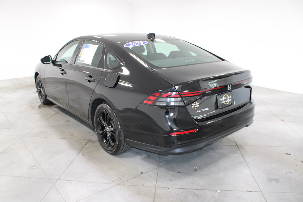 Used 2025 Honda Accord SE image 7