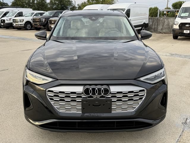 Used 2024 Audi Q8 e-tron Premium Plus w/ Premium Plus Package AWD/4WD image 2